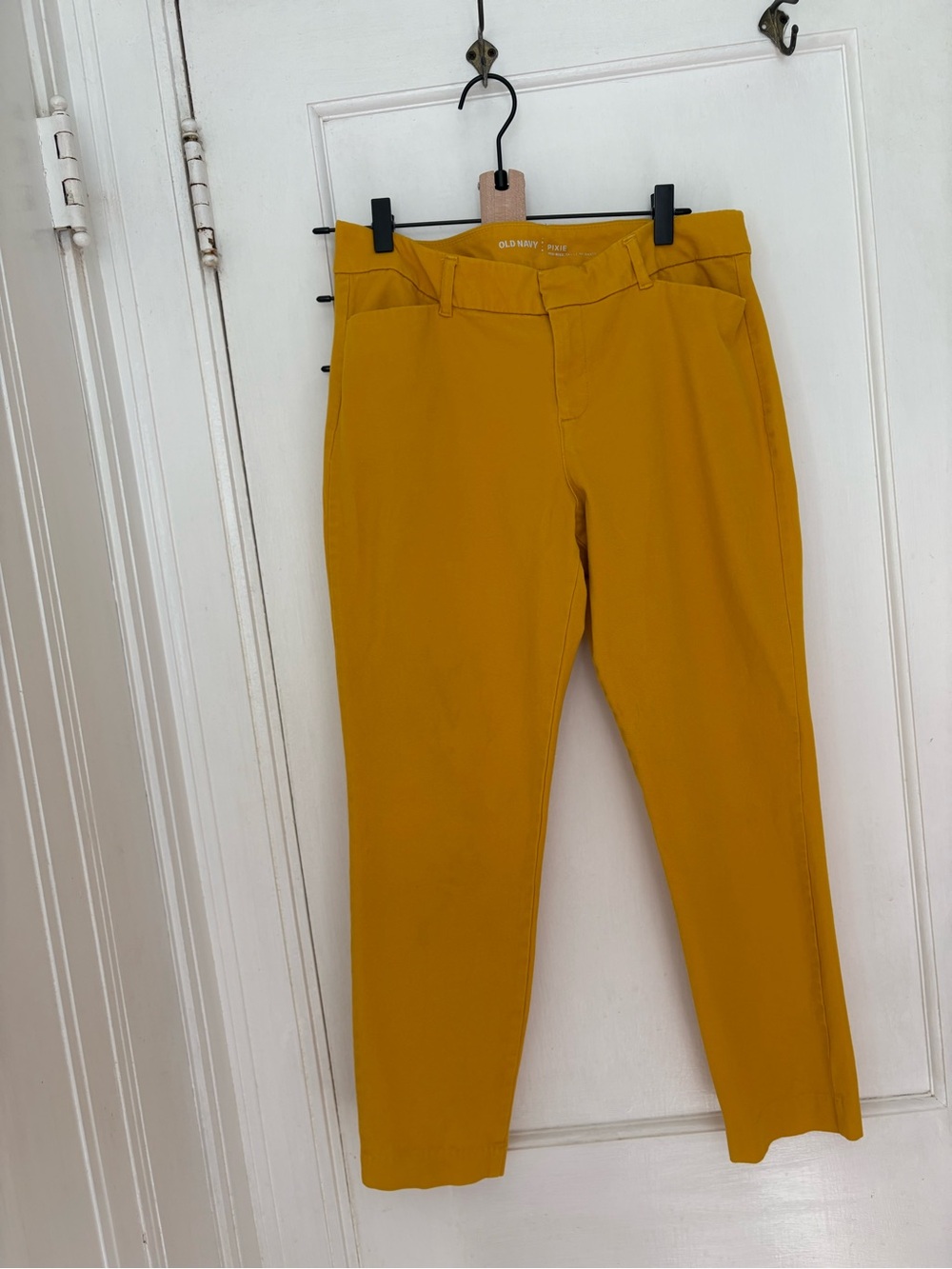 Old Navy women’s Mustard Yellow Slim crop Pants